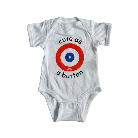 Mignon comme un bouton, combinaison de curling pour bébé